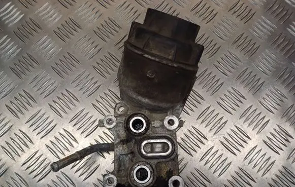 Toyota Urban Cruiser (XP110) Oil filter mounting bracket