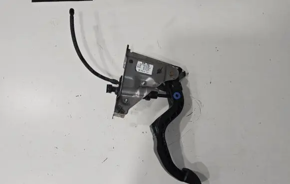Volkswagen Up Clutch pedal 1S1721059R 1S1721059 1S1721160A
