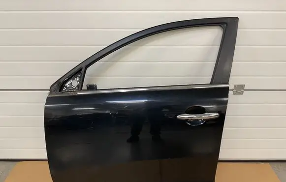 KIA Sportage Front door 