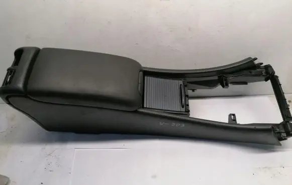 Mercedes-Benz C W203 Center console E037611021