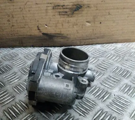Opel Insignia A Throttle valve 55570009DB
