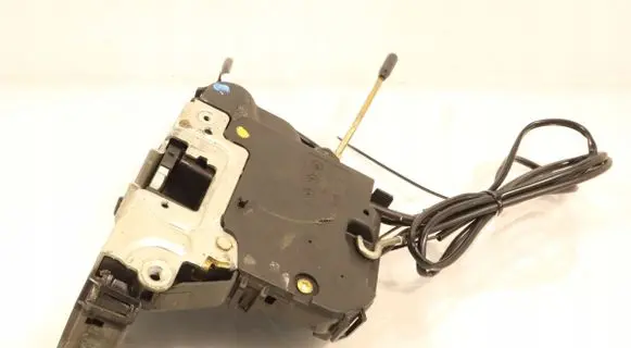 Mercedes-Benz C AMG W203 Front door lock 004L2