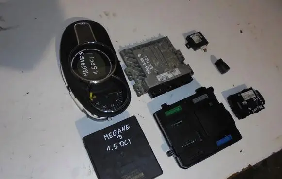 Renault Megane III Engine control unit/module ECU
