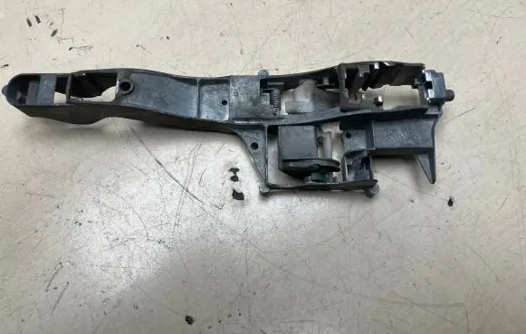 Front door exterior handle/bracket