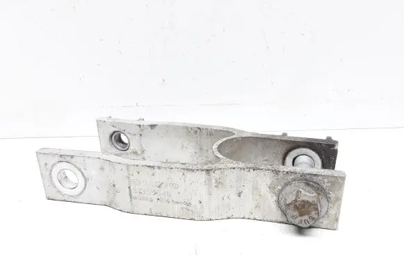 Volvo V40 Engine mount bracket 31359645