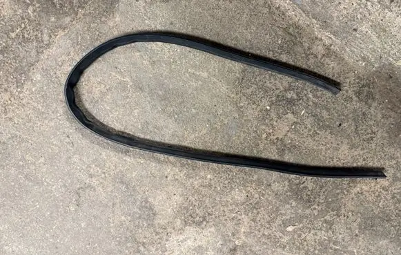 Front door rubber seal