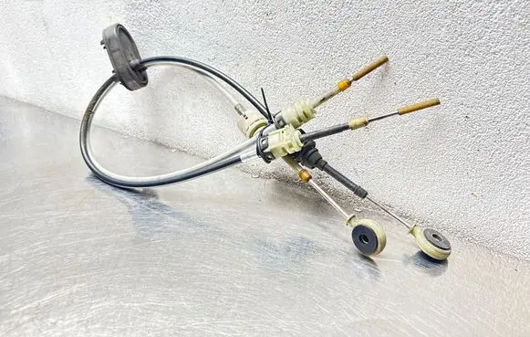 Opel Vectra C Gear shift cable linkage 55352866