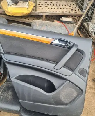 Audi Q7 4L Rear door card panel trim 