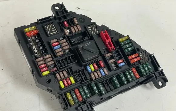BMW 7 F01 F02 F03 F04 Fuse module 9234423