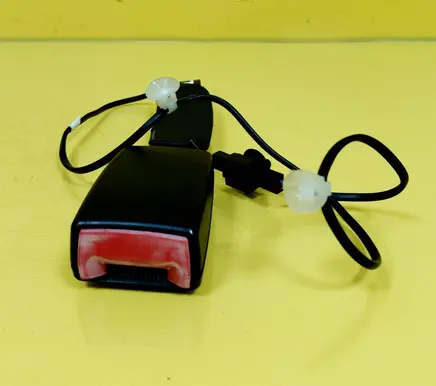 Seat Ibiza IV (6J,6P) Front seatbelt buckle 6R0857755B
