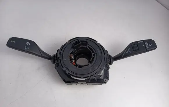 Wiper turn signal indicator stalk/switch