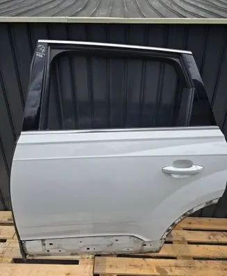Audi Q7 4M Rear door 