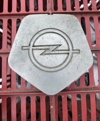 Opel Senator A Original wheel cap 90149486