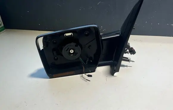 Front door electric wing mirror