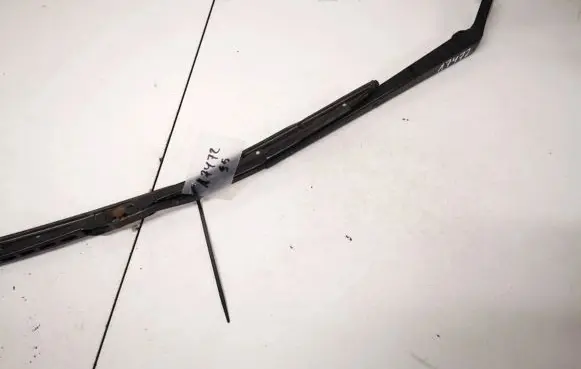 Toyota Avensis T250 Front wiper blade arm