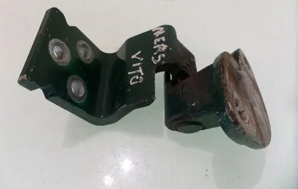 Mercedes-Benz Vito Viano W638 Loading door upper hinge 