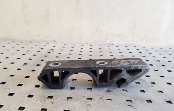 Audi Q7 4L Sway bar bush bracket, front 7L0411063B