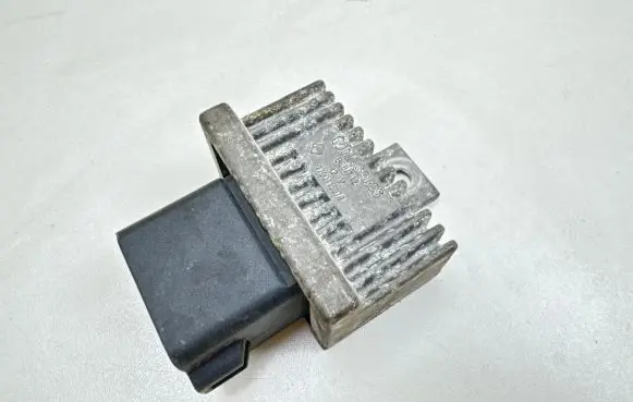 Nissan Note (E11) Glow plug pre-heat relay 7700115078 BED712