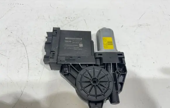 Volvo S90, V90 Front door window regulator motor 31453355