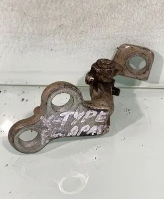 Jaguar X-Type Front door lower hinge 