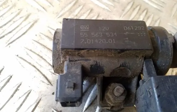Opel Zafira B Turbo solenoid valve 55563534 70142001