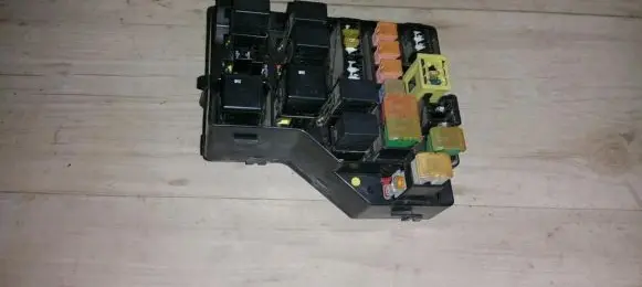 Volvo S40, V40 Fuse box set mb9533821l
