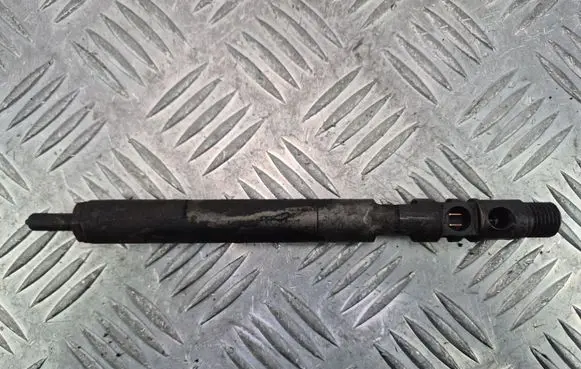 Mercedes-Benz C W204 Fuel injector A6460700987