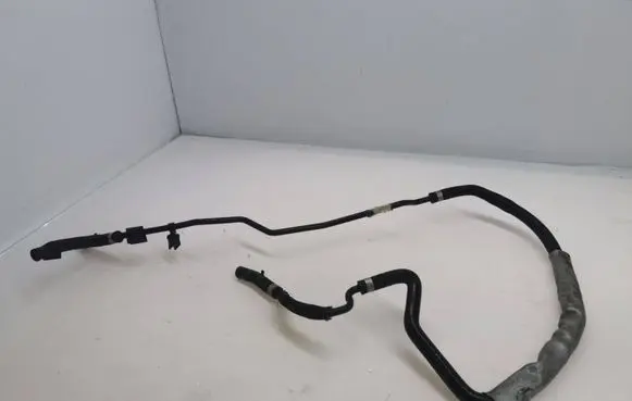 Volkswagen Touareg II Engine coolant pipe/hose 7P5121058 7P6122447T