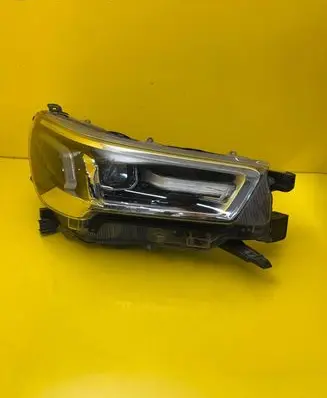 Toyota Hilux VIII Headlight/headlamp