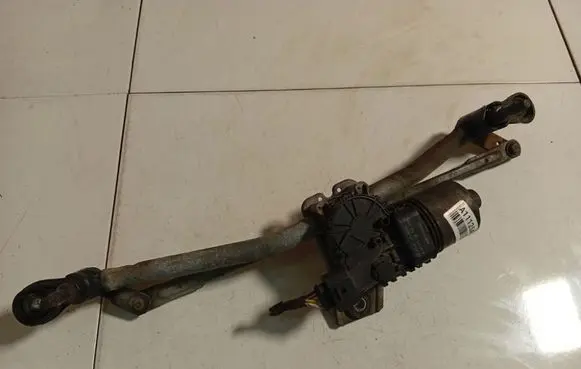 Opel Astra H Front wiper linkage and motor 3397020632