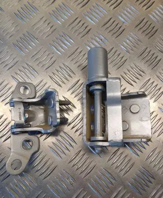 Renault Clio III Rear door hinge set 864611 416345B