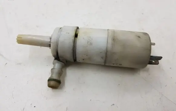 Maserati Quattroporte Windscreen/windshield washer pump