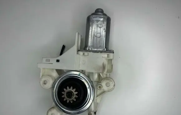Ford Focus C-MAX Front door window regulator motor FR01600440B 994816100