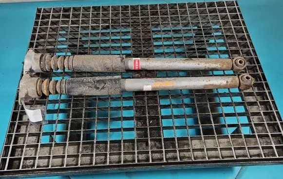 Rear shock absorber/damper