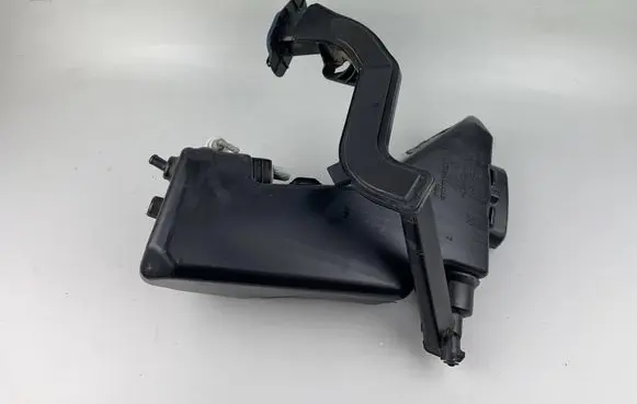 Windshield washer fluid reservoir/tank
