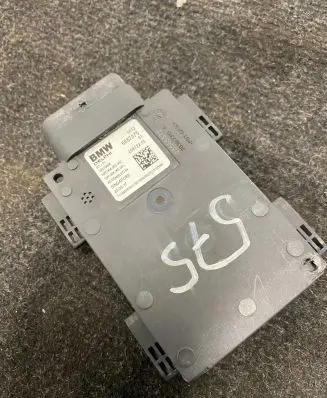 BMW 5 G30 G31 G38 Blind spot module 6887575