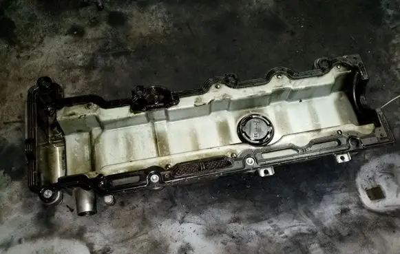 Opel Astra G Rocker cam cover 