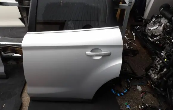 Ford Kuga I Rear door