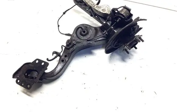 Nissan Qashqai+2 Rear wheel hub spindle/knuckle 