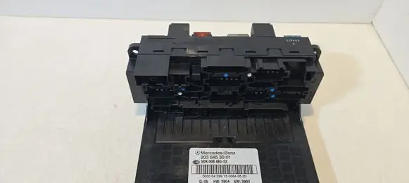 Mercedes-Benz C W203 Fuse module 2035453001