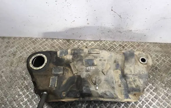 Lexus IS 220D-250-350 Fuel tank 
