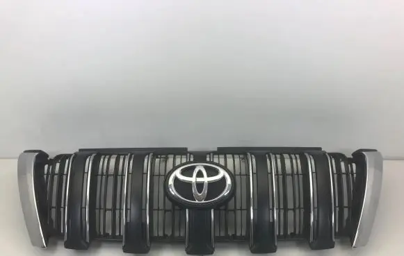 Toyota Land Cruiser (J150) Front bumper upper radiator grill 5310160B81