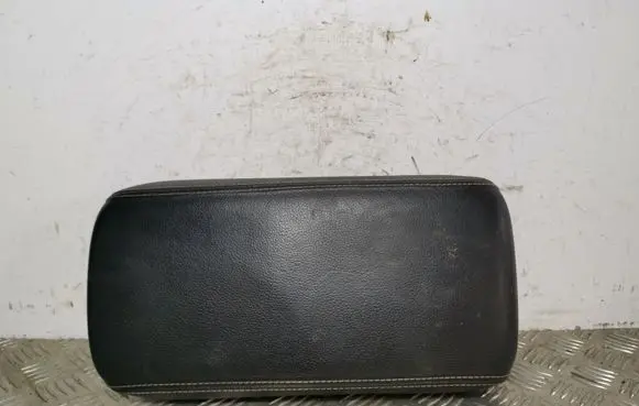 Mitsubishi Outlander Armrest