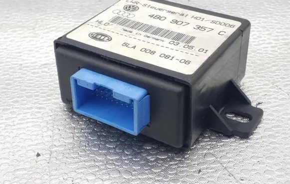 Audi A4 S4 B6 8E 8H Light module LCM 4B0907357C 5LA00808106