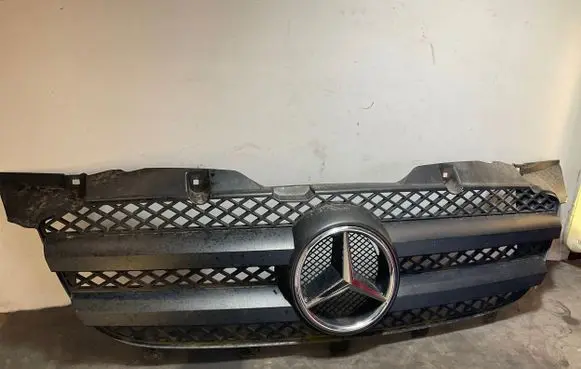 Mercedes-Benz Sprinter W906 Front bumper upper radiator grill A9068800285 A9068800385