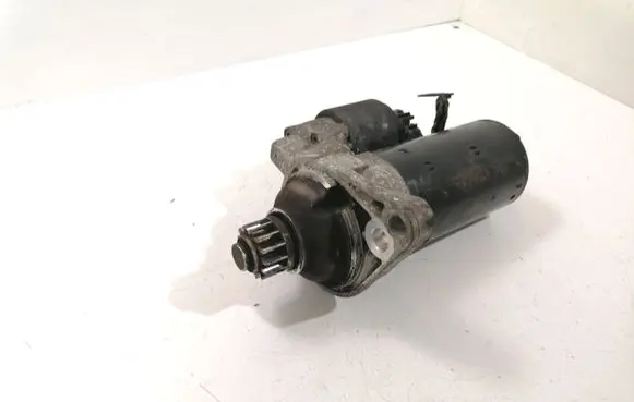 Volkswagen PASSAT B6 Starter motor 0001153007