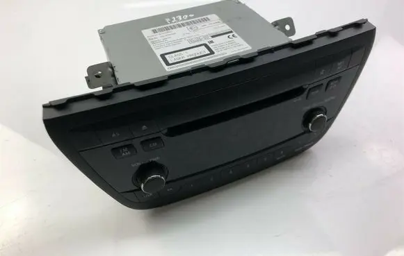 Suzuki SX4 S-Cross Radio/CD/DVD/GPS head unit 3910161M01 F2300