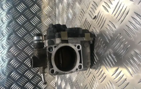 Opel Zafira B Throttle valve 055352858