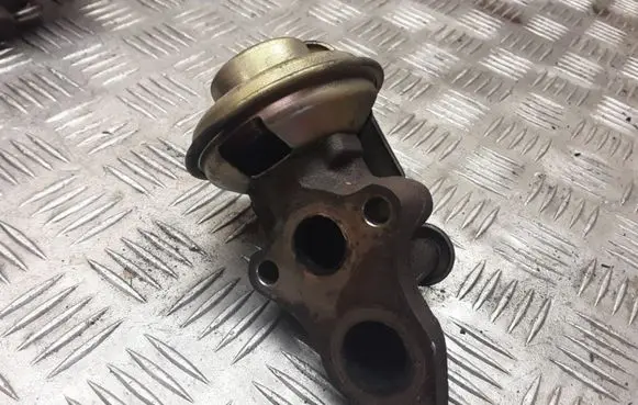 Toyota Corolla E120 E130 EGR valve 2562027070 1350004390