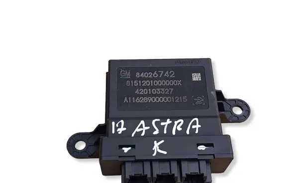 Opel Astra K Parking PDC control unit/module 84026742 8151201000000X 420103327